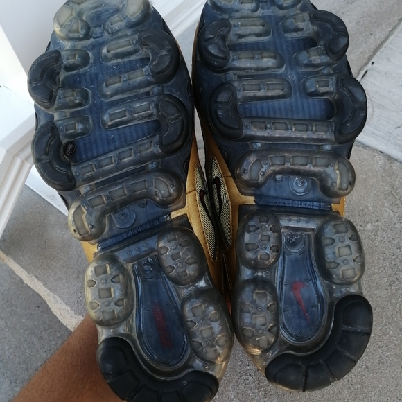 NIKE Air Vapormax Metallic Gold Bullet AQ2657 700 - Picture 6 of 7